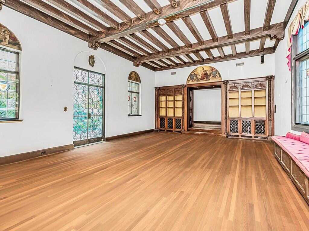 129 Lyncroft Road, New Rochelle, NY 10804 - Photo 2 of 38