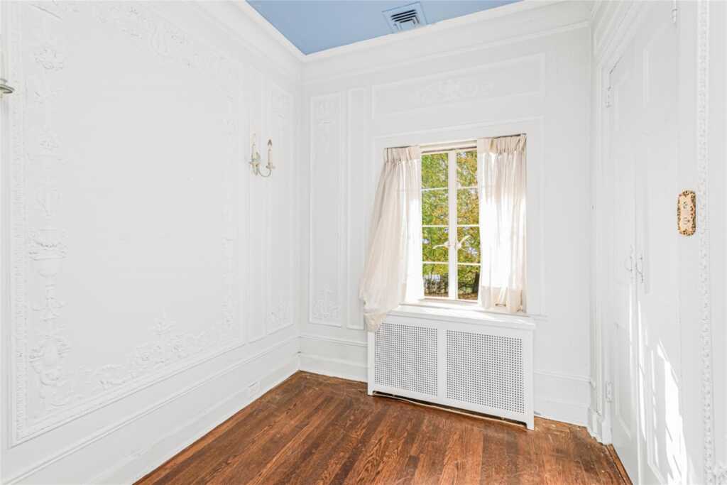 129 Lyncroft Road, New Rochelle, NY 10804 - Photo 21 of 38