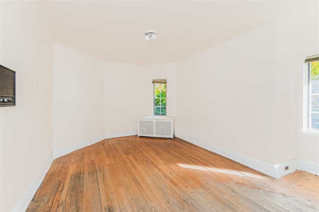 129 Lyncroft Road, New Rochelle, NY 10804 - Photo 23 of 38