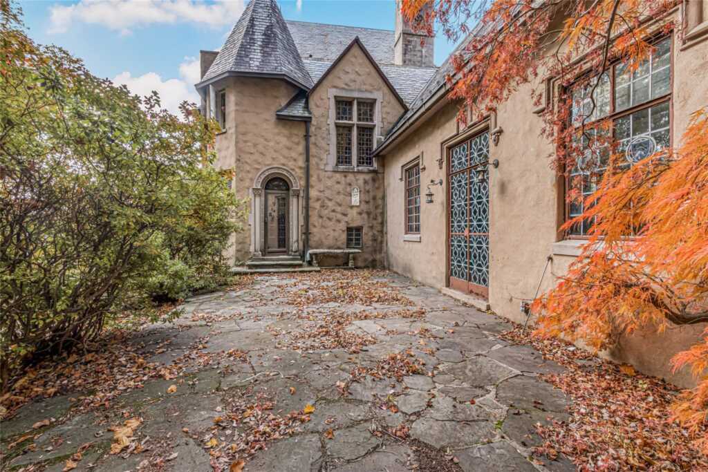 129 Lyncroft Road, New Rochelle, NY 10804 - Photo 33 of 38