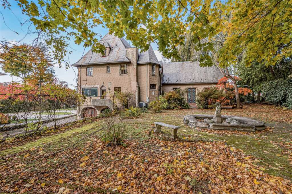 129 Lyncroft Road, New Rochelle, NY 10804 - Photo 37 of 38