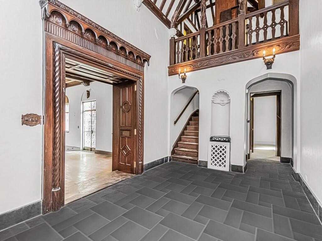129 Lyncroft Road, New Rochelle, NY 10804 - Photo 7 of 38