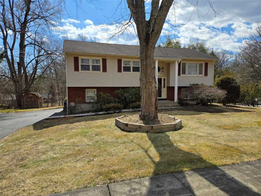 494 Blauvelt Road, Pearl River, NY 10965 - Photo 3 of 34