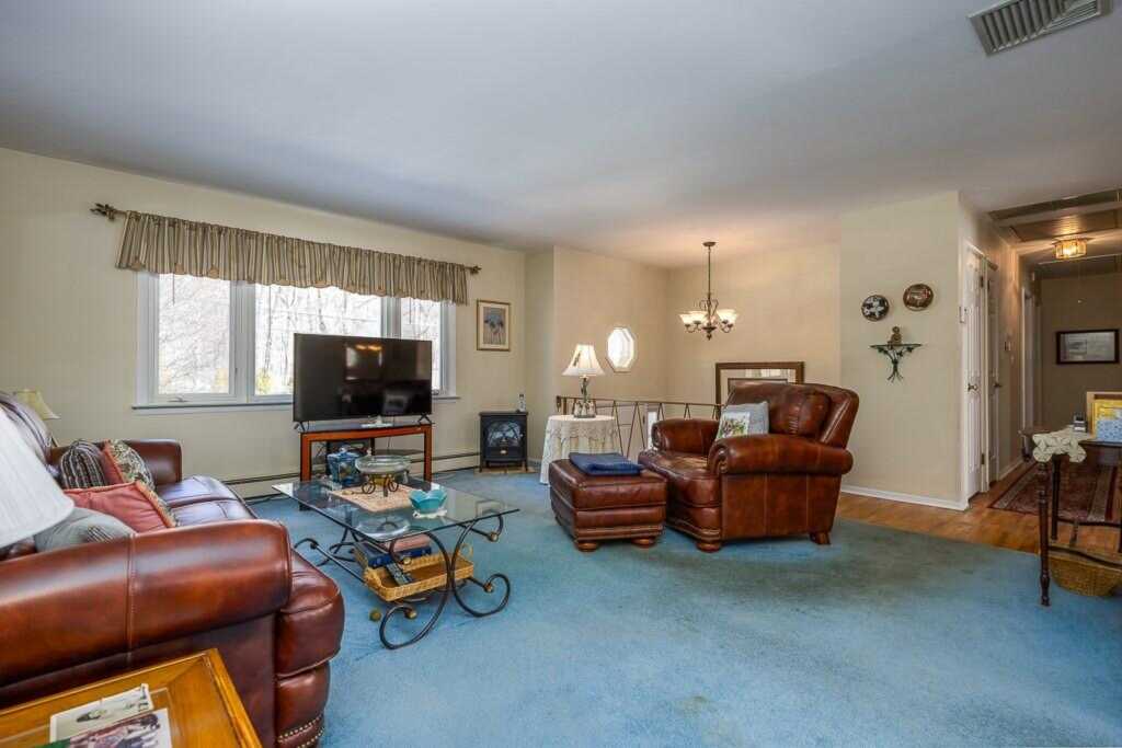 494 Blauvelt Road, Pearl River, NY 10965 - Photo 8 of 34