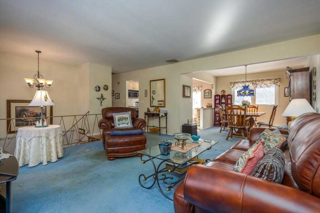 494 Blauvelt Road, Pearl River, NY 10965 - Photo 9 of 34