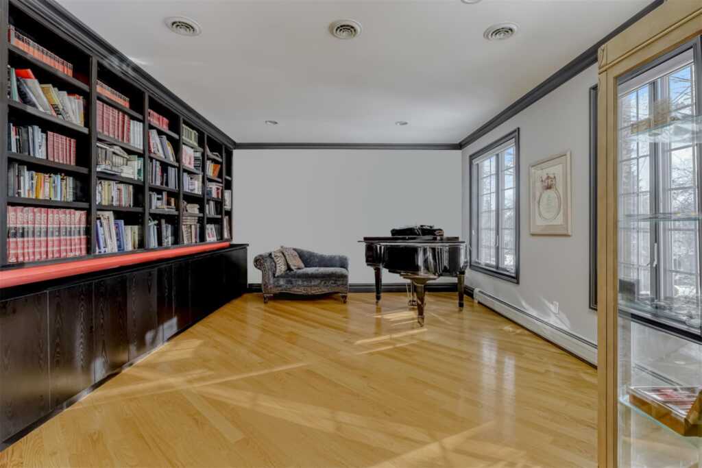 38 Powder Horn Drive, Suffern, NY 10901 - Photo 10 of 50