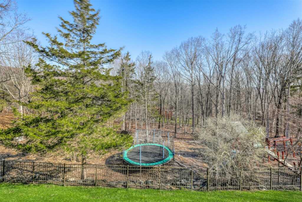 38 Powder Horn Drive, Suffern, NY 10901 - Photo 43 of 50