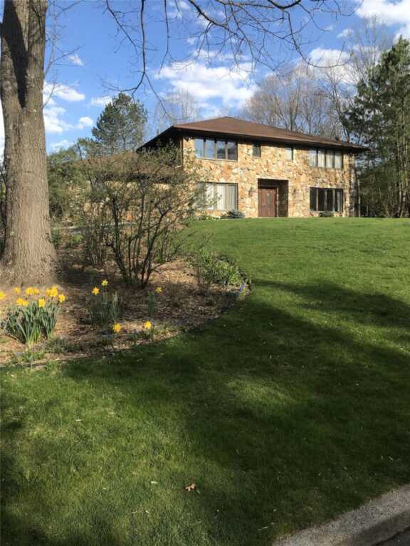 2 Squirrelwood Court, New City, NY 10956