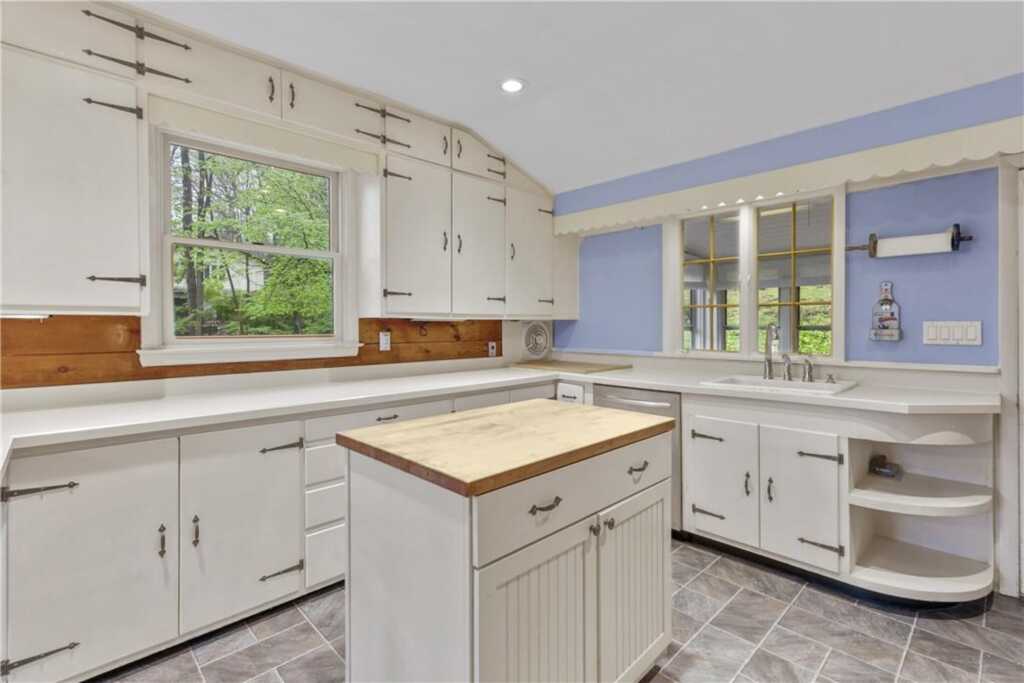 37 Havermill Road, New City, NY 10956 - Photo 7 of 41