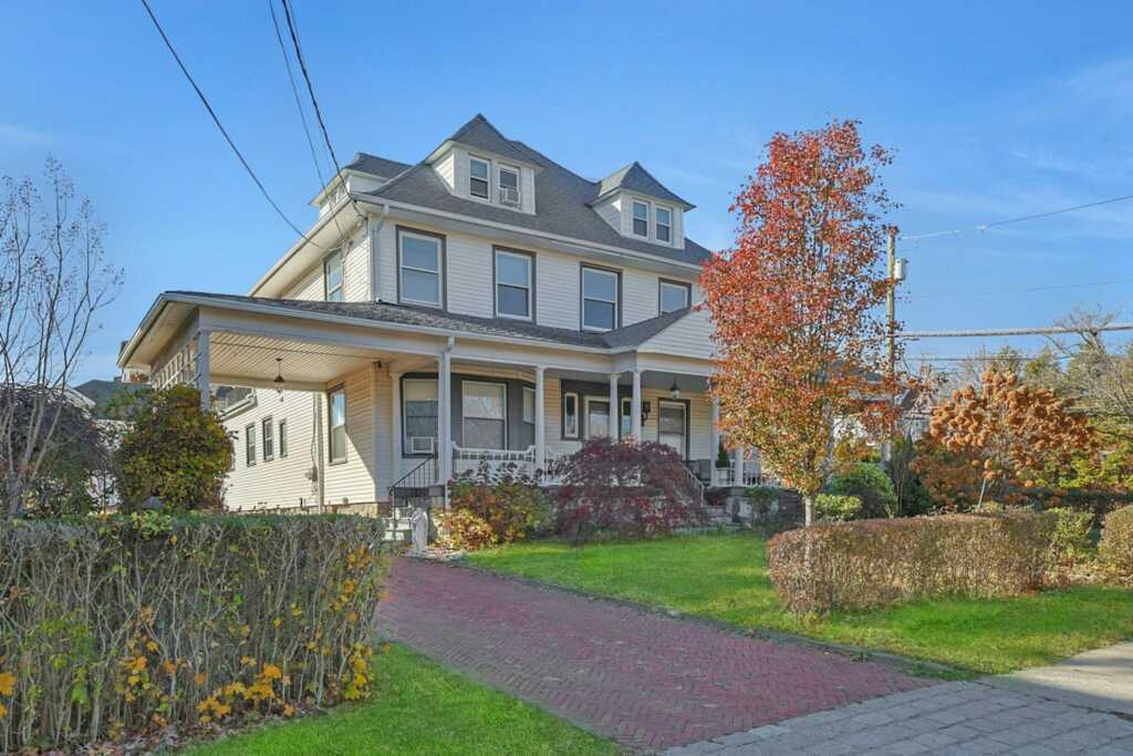 127 Woodland Avenue, New Rochelle, NY 10805 - Photo 2 of 48