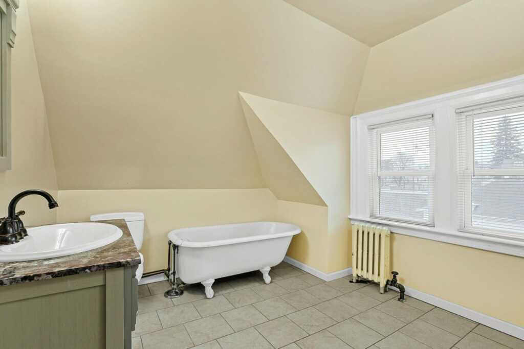 127 Woodland Avenue, New Rochelle, NY 10805 - Photo 28 of 48