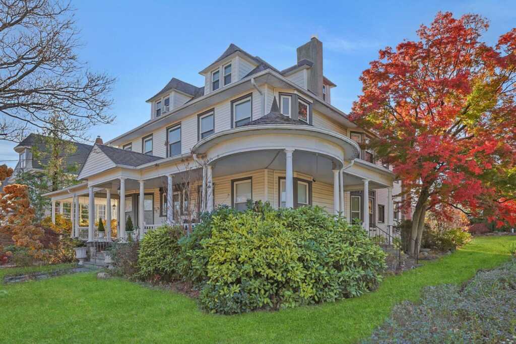 127 Woodland Avenue, New Rochelle, NY 10805 - Photo 3 of 48