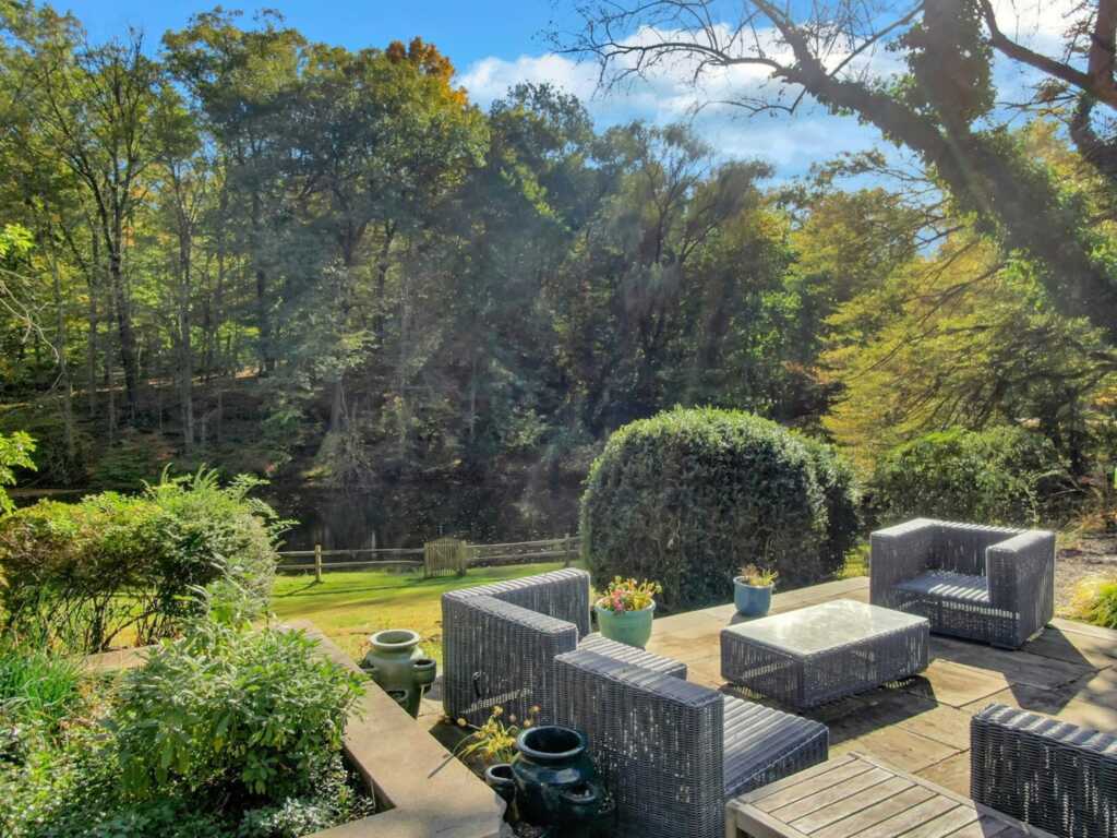 374 Mountain Road, New City, NY 10956 - Photo 4 of 45