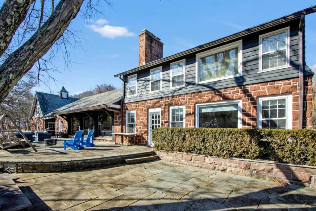 374 Mountain Road, New City, NY 10956 - Photo 5 of 45