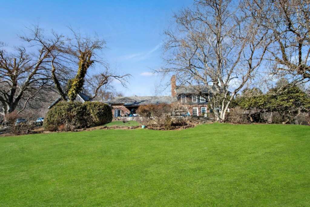 374 Mountain Road, New City, NY 10956 - Photo 6 of 45