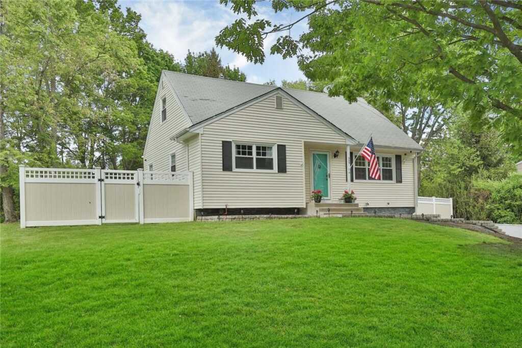 329 Gilbert Avenue, Pearl River, NY 10965