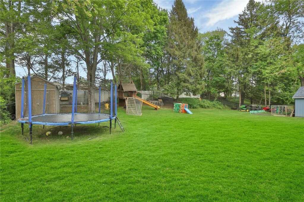 329 Gilbert Avenue, Pearl River, NY 10965 - Photo 26 of 28