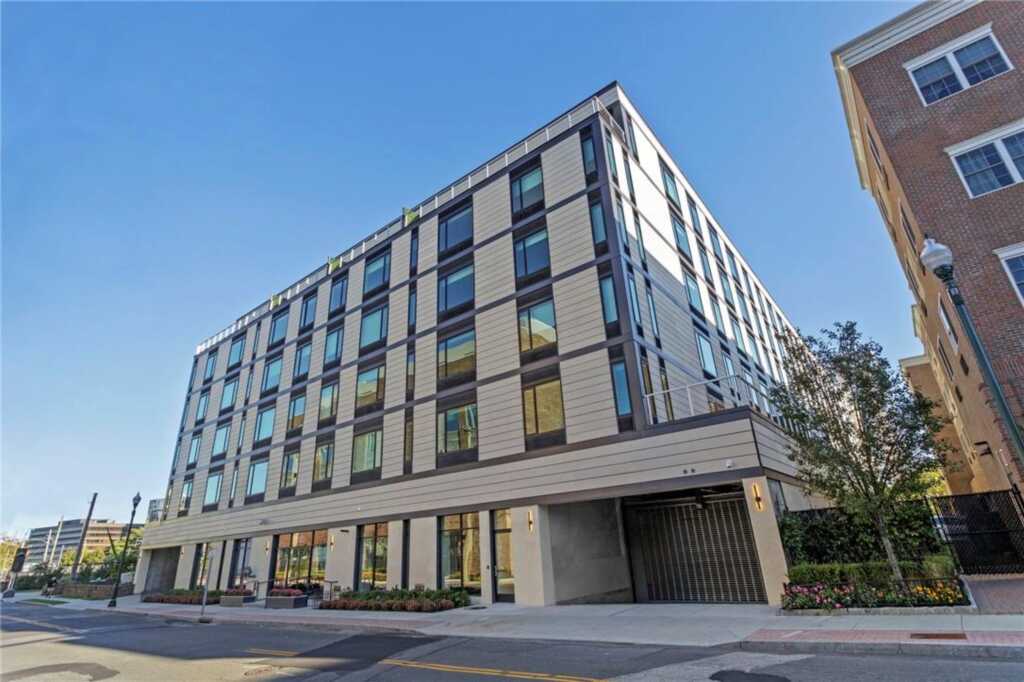 20 Burling Lane, Unit #2J, New Rochelle, NY 10801 - Photo 2 of 31
