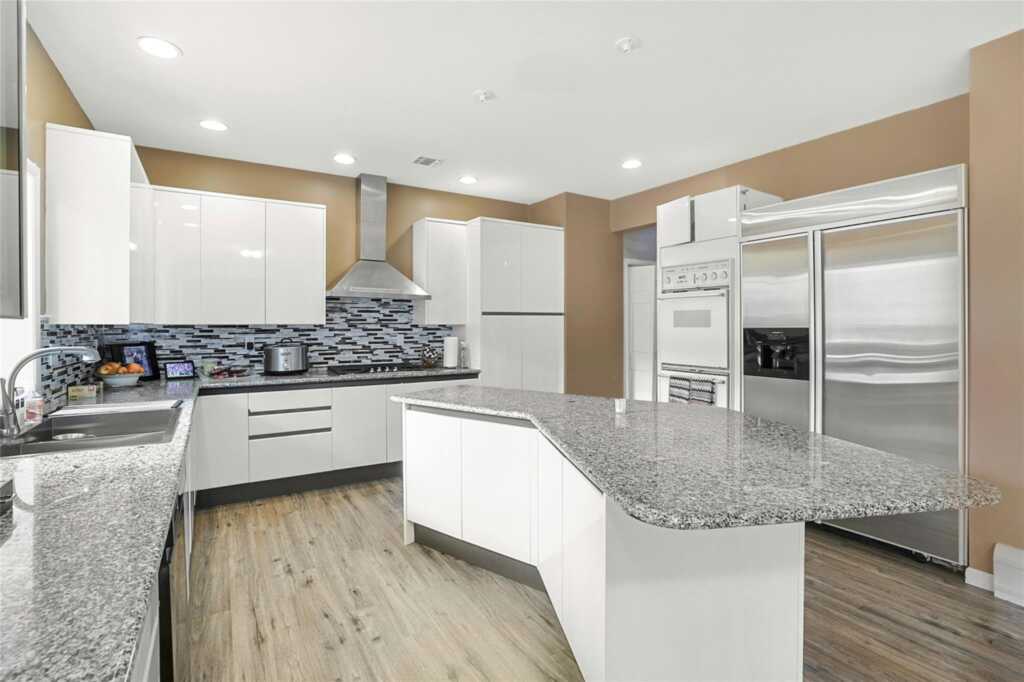 185 Spook Rock Road, Suffern, NY 10901 - Photo 10 of 45