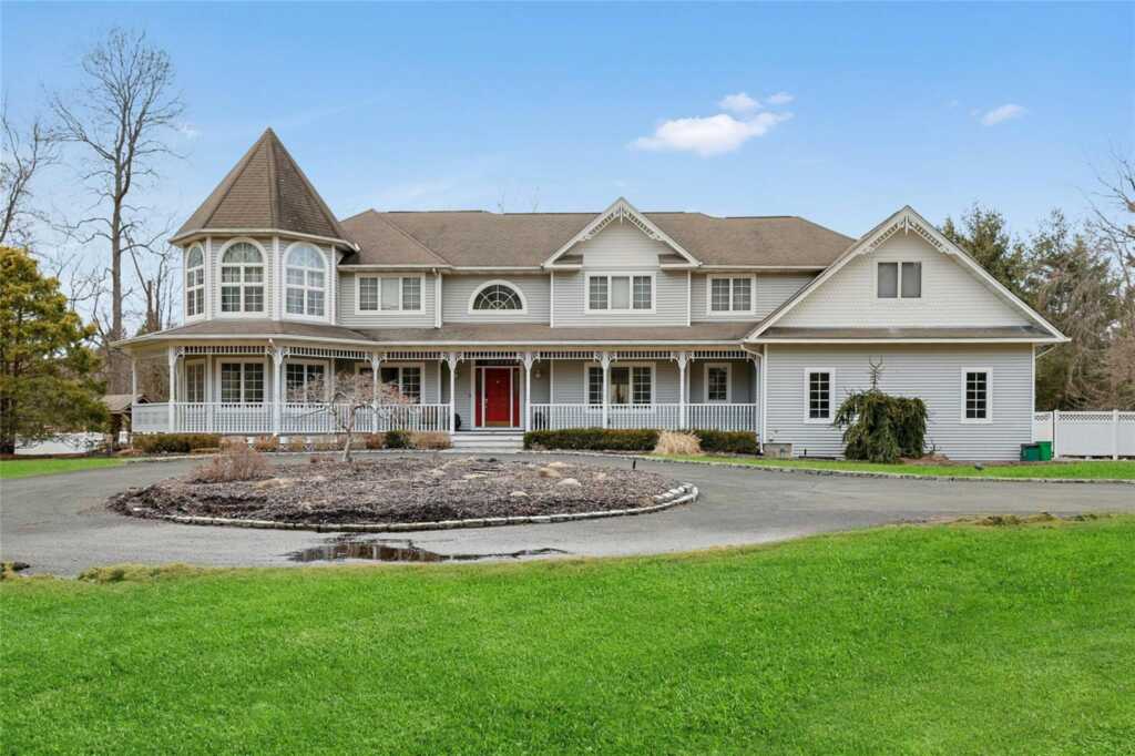 185 Spook Rock Road, Suffern, NY 10901 - Photo 2 of 45
