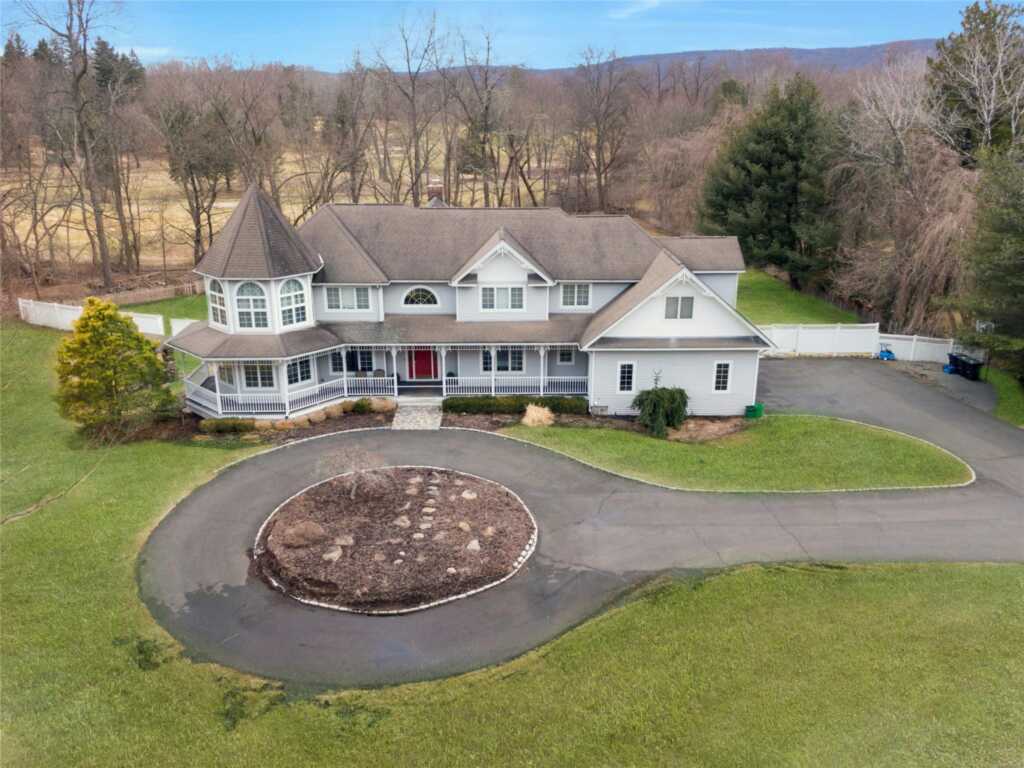 185 Spook Rock Road, Suffern, NY 10901 - Photo 3 of 45
