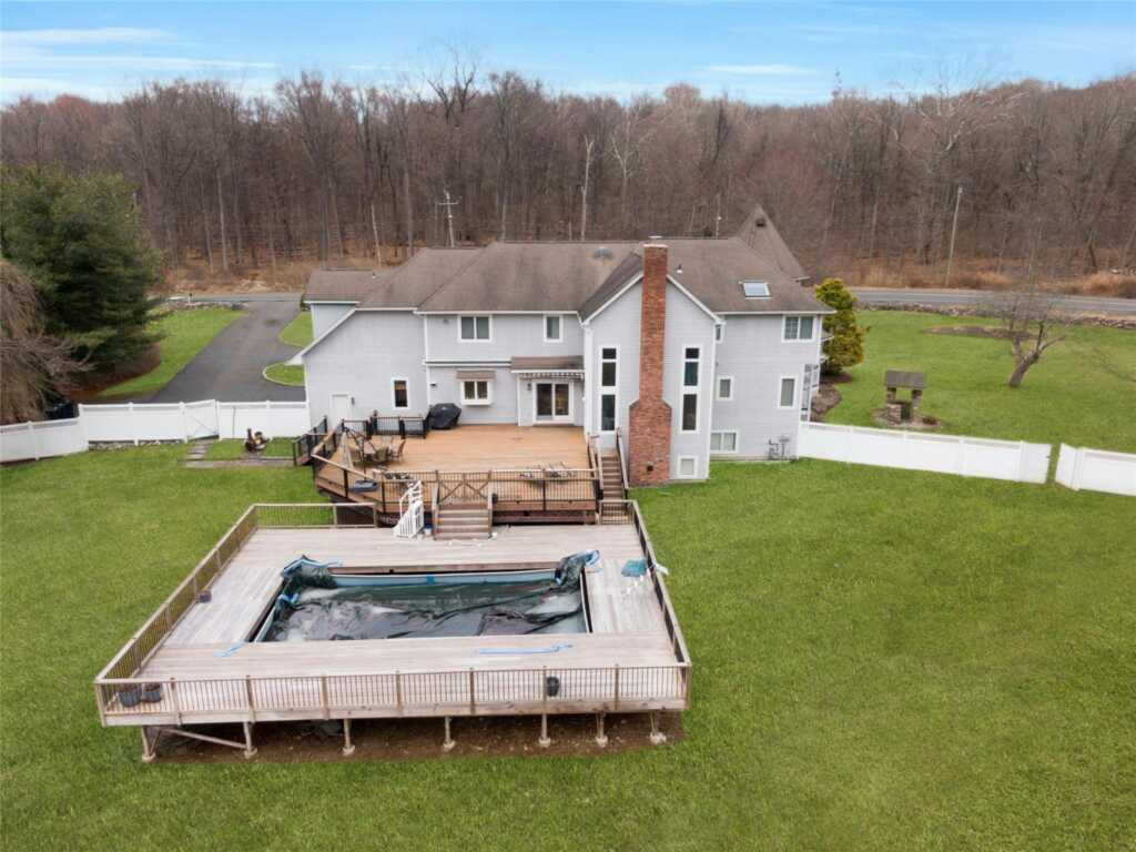 185 Spook Rock Road, Suffern, NY 10901 - Photo 4 of 45