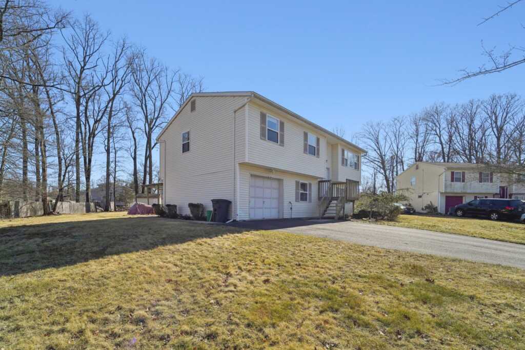 7 Harriet Lane, New City, NY 10956 - Photo 2 of 34