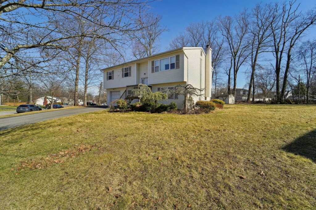 7 Harriet Lane, New City, NY 10956 - Photo 3 of 34