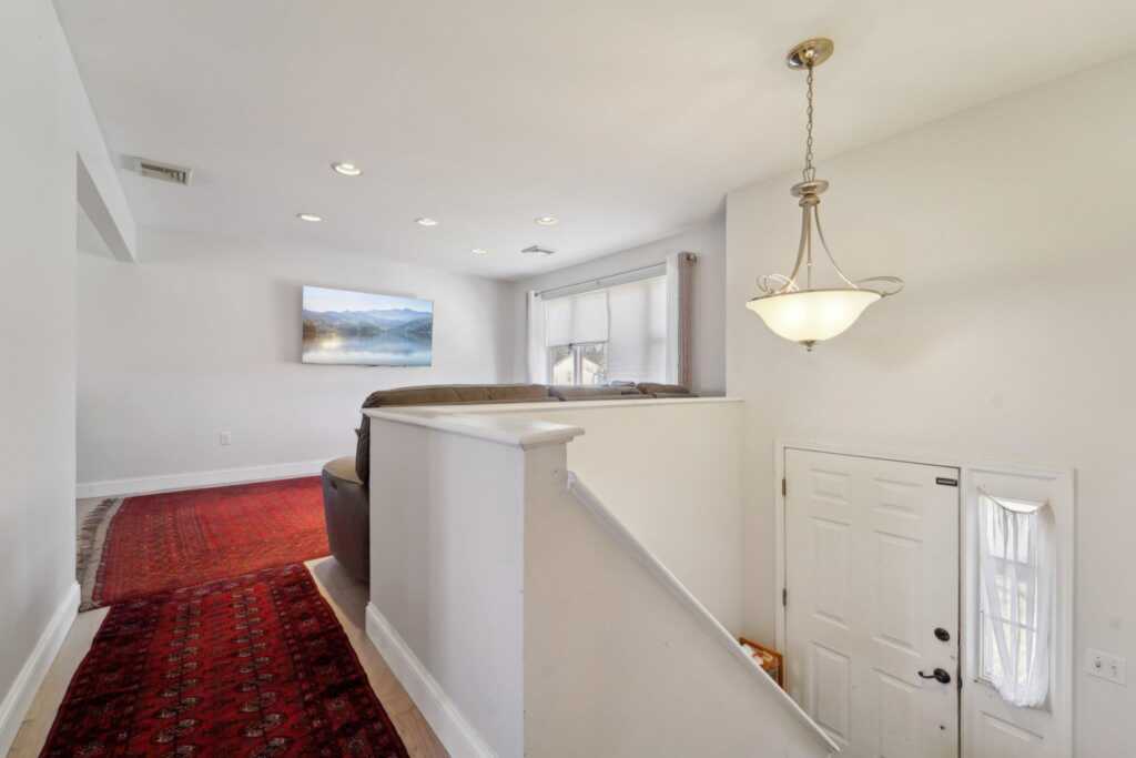 7 Harriet Lane, New City, NY 10956 - Photo 4 of 34