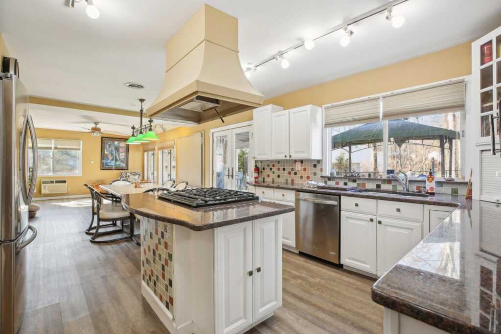 2 Rainbow Court, New City, NY 10956 - Photo 13 of 47