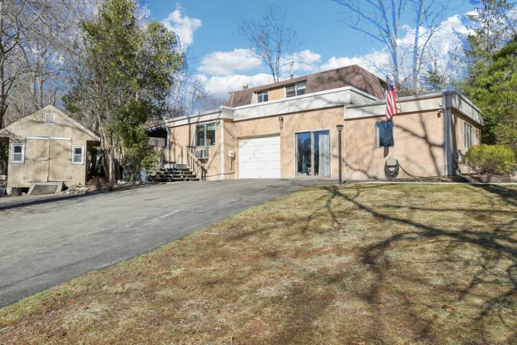 2 Rainbow Court, New City, NY 10956 - Photo 4 of 47