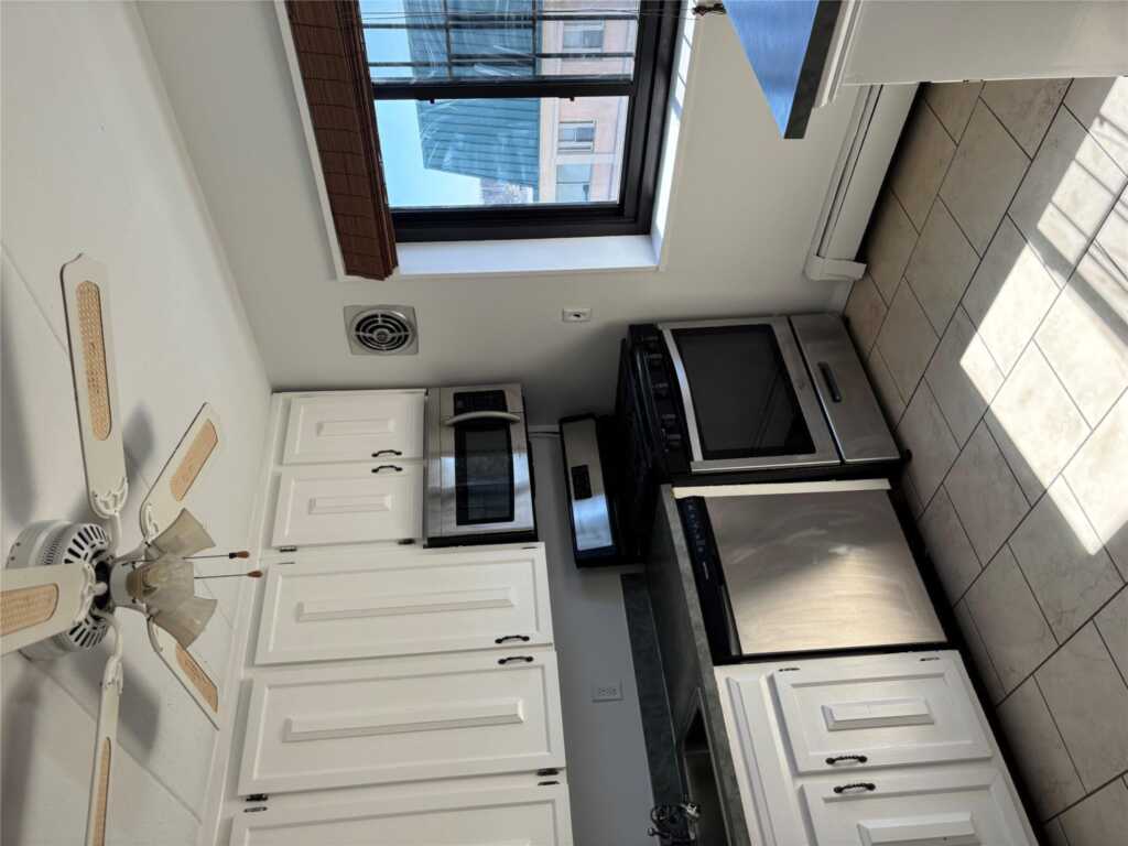 666 Pelham Road, Unit #6H, New Rochelle, NY 10805 - Photo 3 of 21