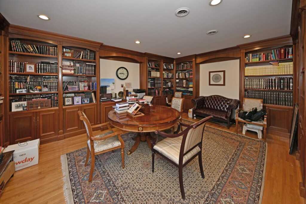 9 Whisper Lane, Suffern, NY 10901 - Photo 5 of 39
