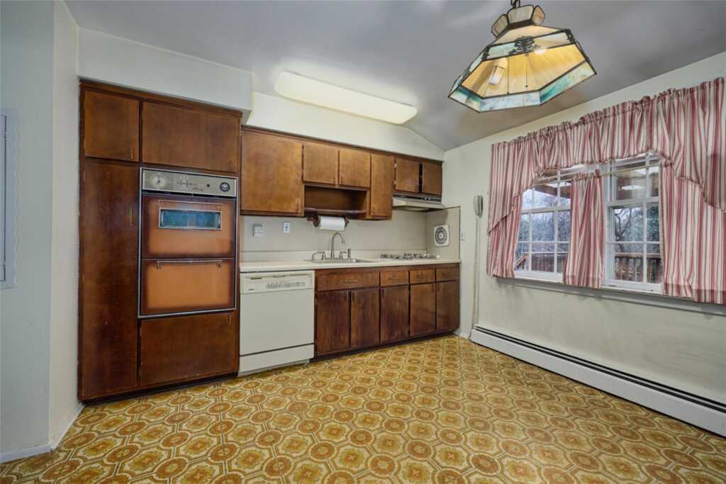 5 Violet Court, Suffern, NY 10901 - Photo 13 of 28