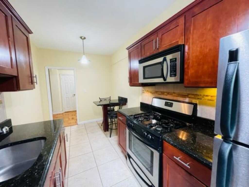 220 Pelham Road, Unit #2H, New Rochelle, NY 10805 - Photo 12 of 19