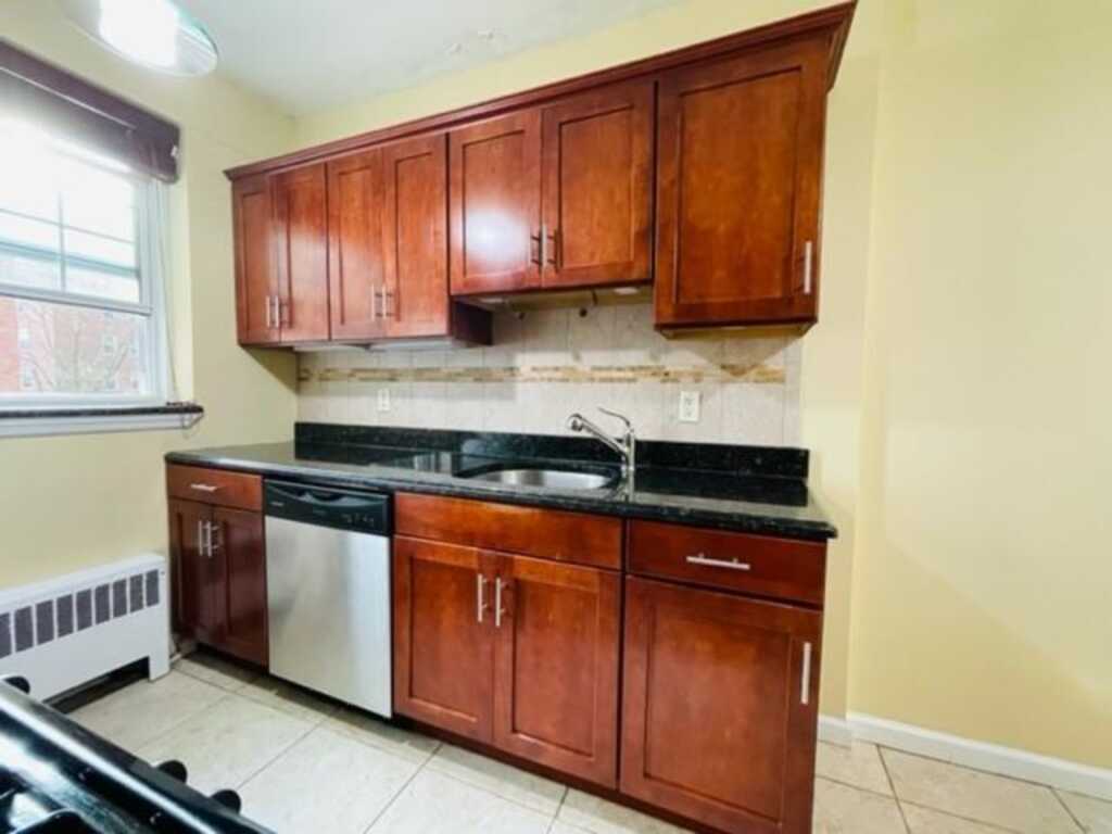220 Pelham Road, Unit #2H, New Rochelle, NY 10805 - Photo 13 of 19