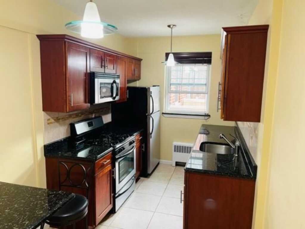 220 Pelham Road, Unit #2H, New Rochelle, NY 10805 - Photo 14 of 19