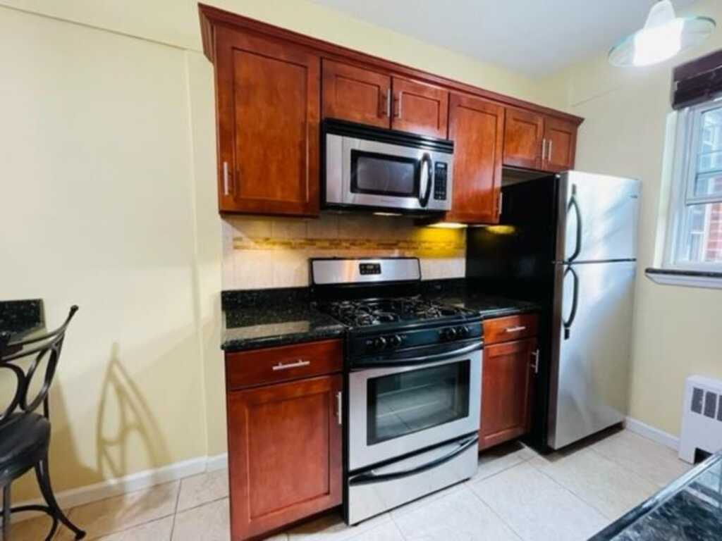 220 Pelham Road, Unit #2H, New Rochelle, NY 10805 - Photo 17 of 19