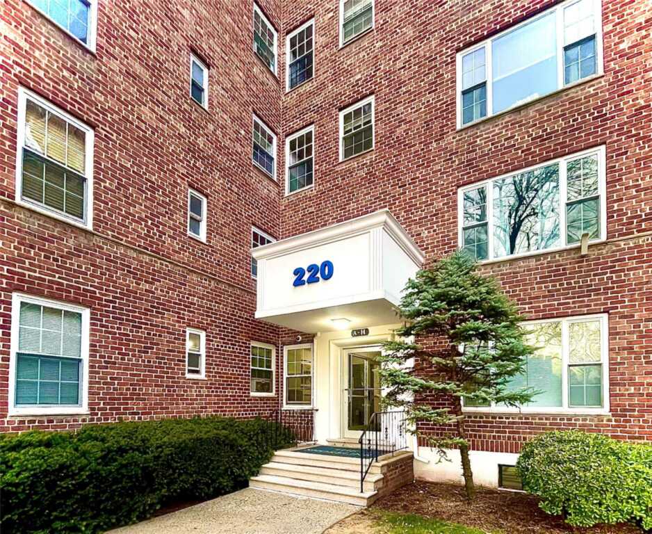 220 Pelham Road, Unit #2H, New Rochelle, NY 10805 - Photo 3 of 19