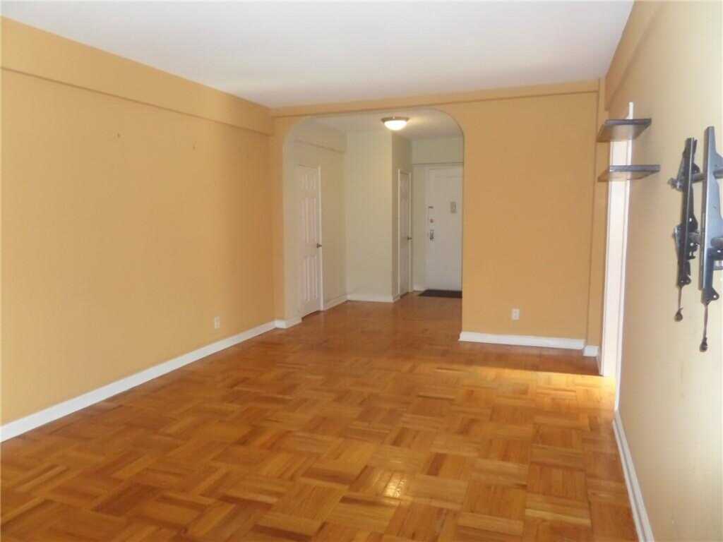 220 Pelham Road, Unit #2H, New Rochelle, NY 10805 - Photo 6 of 19