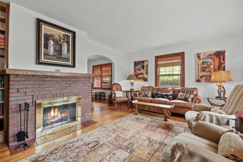 168 Middletown Road, Pearl River, NY 10965 - Photo 7 of 31