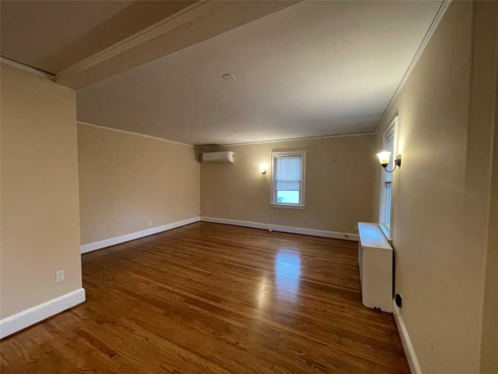339 Washington Avenue, New Rochelle, NY 1801 - Photo 2 of 11