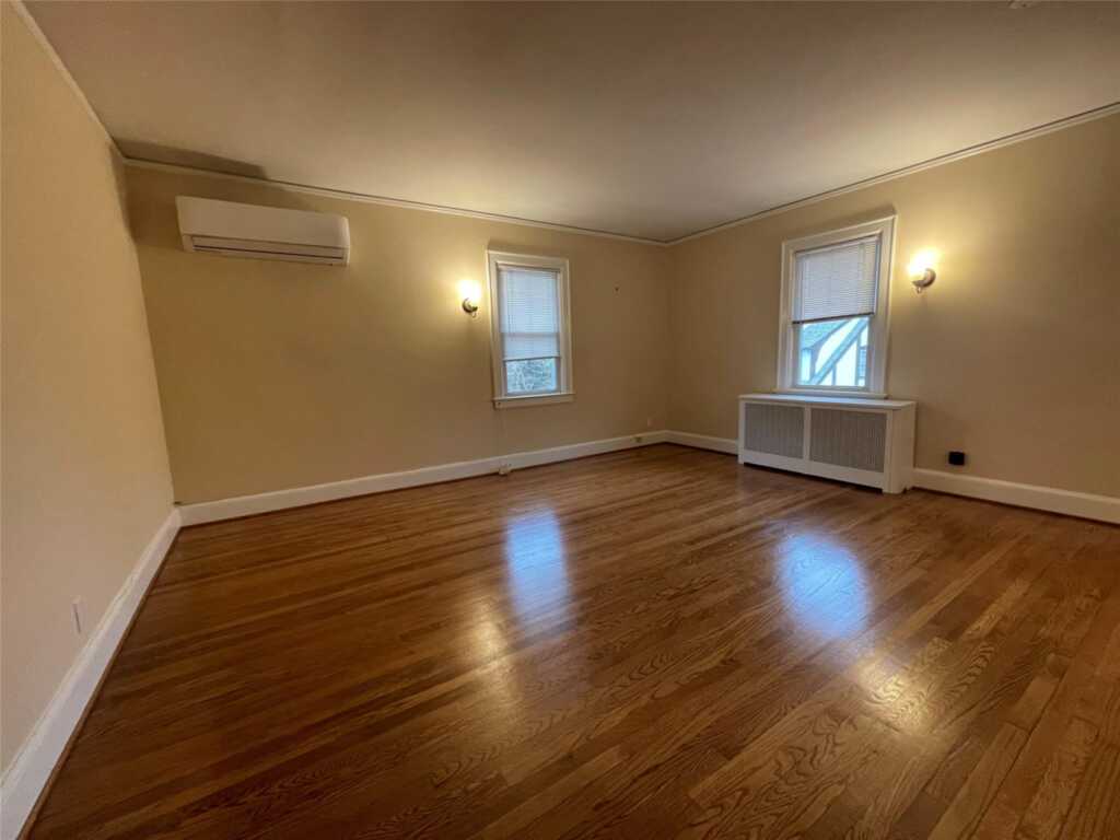 339 Washington Avenue, New Rochelle, NY 1801 - Photo 3 of 11