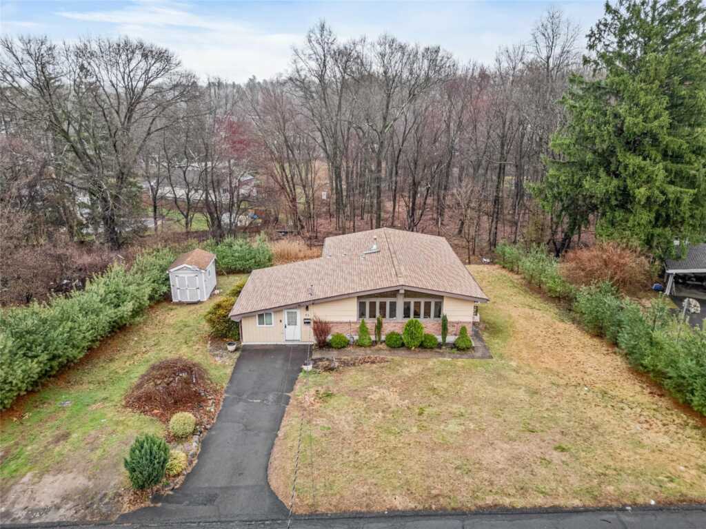 83 Hall Avenue, New City, NY 10956 - Photo 2 of 25