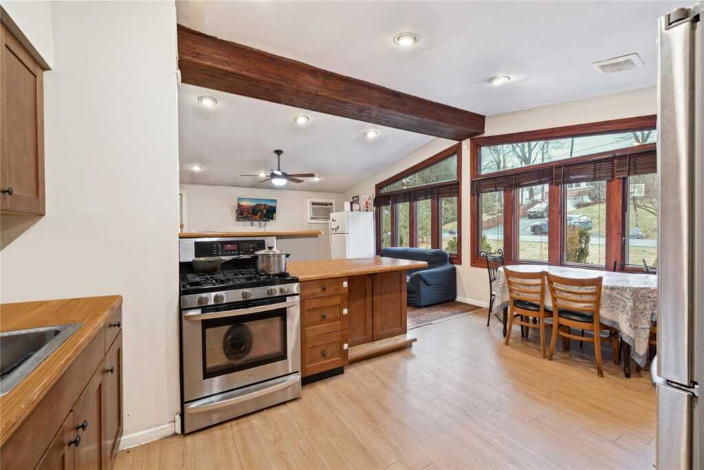 83 Hall Avenue, New City, NY 10956 - Photo 5 of 25