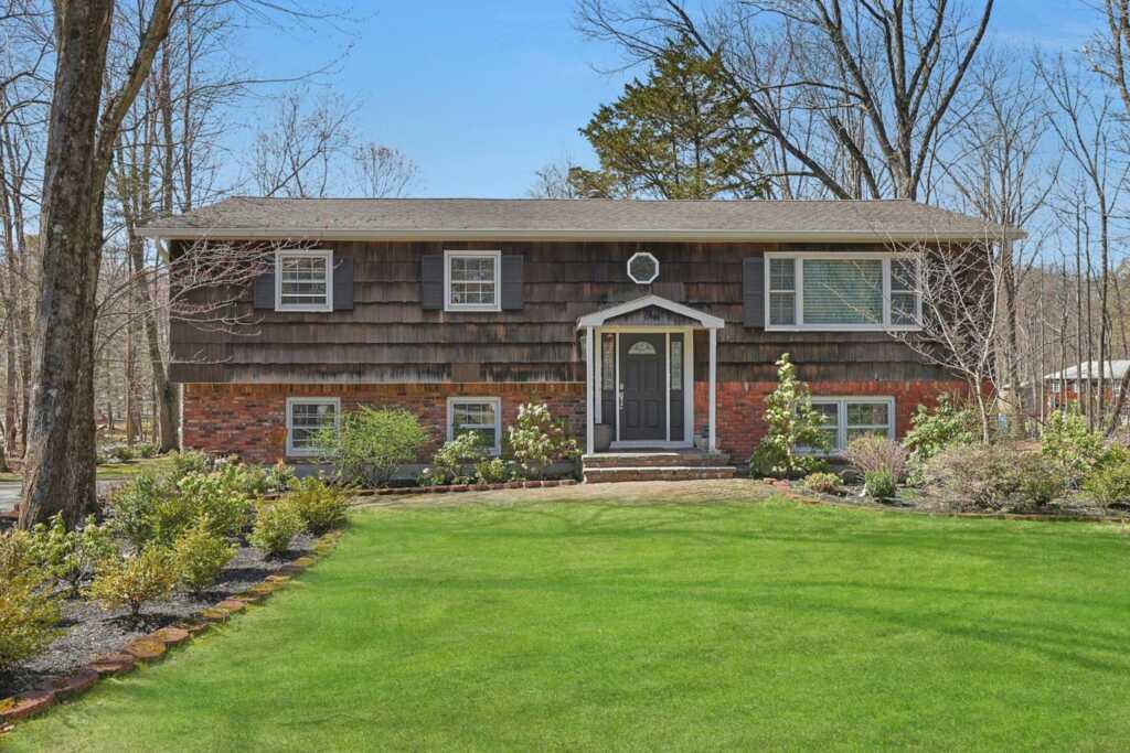 1 Sherwood Ridge Road, Suffern, NY 10901