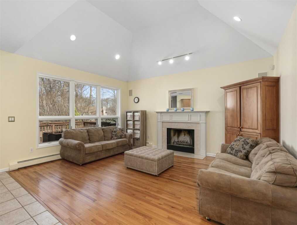 8 Wedge Way, Suffern, NY 10901 - Photo 10 of 39