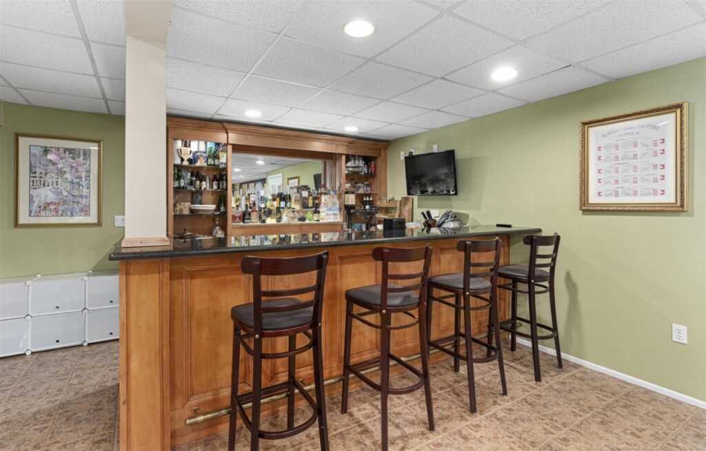 8 Wedge Way, Suffern, NY 10901 - Photo 22 of 39