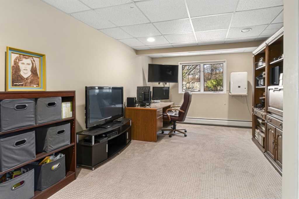 8 Wedge Way, Suffern, NY 10901 - Photo 27 of 39