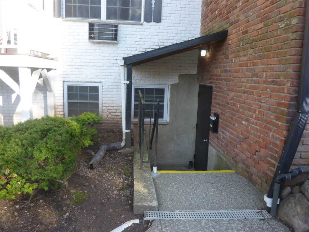 133 B Parkside Drive, Unit #133 B, Suffern, NY 10901 - Photo 4 of 18